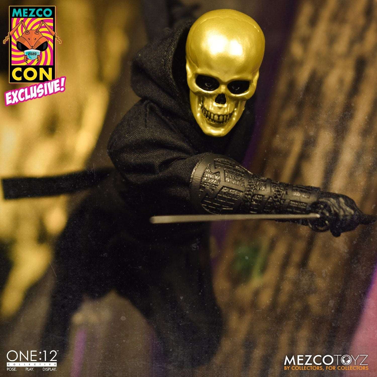 mezco one twelfth collective House of The Golden Skulls: Gold Skull Ninja figure lunging with sword